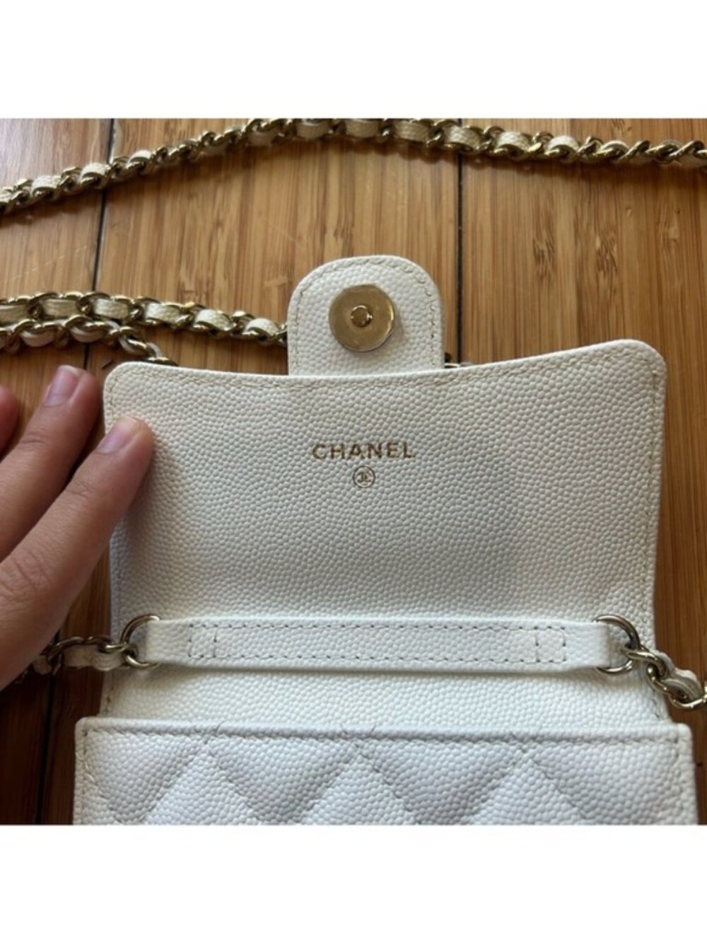 Chanel Mini Wallet On Chain White Caviar quilted crossbody Gold Hardware - Picture 5 of 14